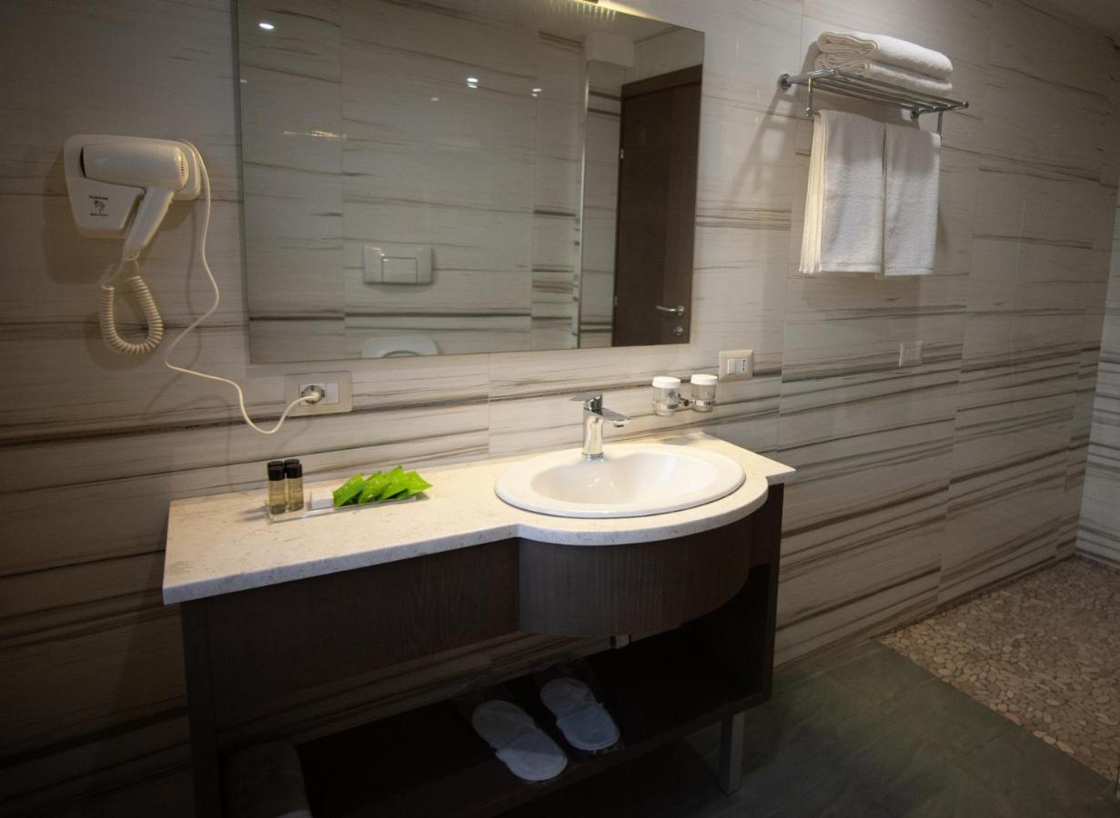 Agsel Hotel & Spa Tirana Exterior photo